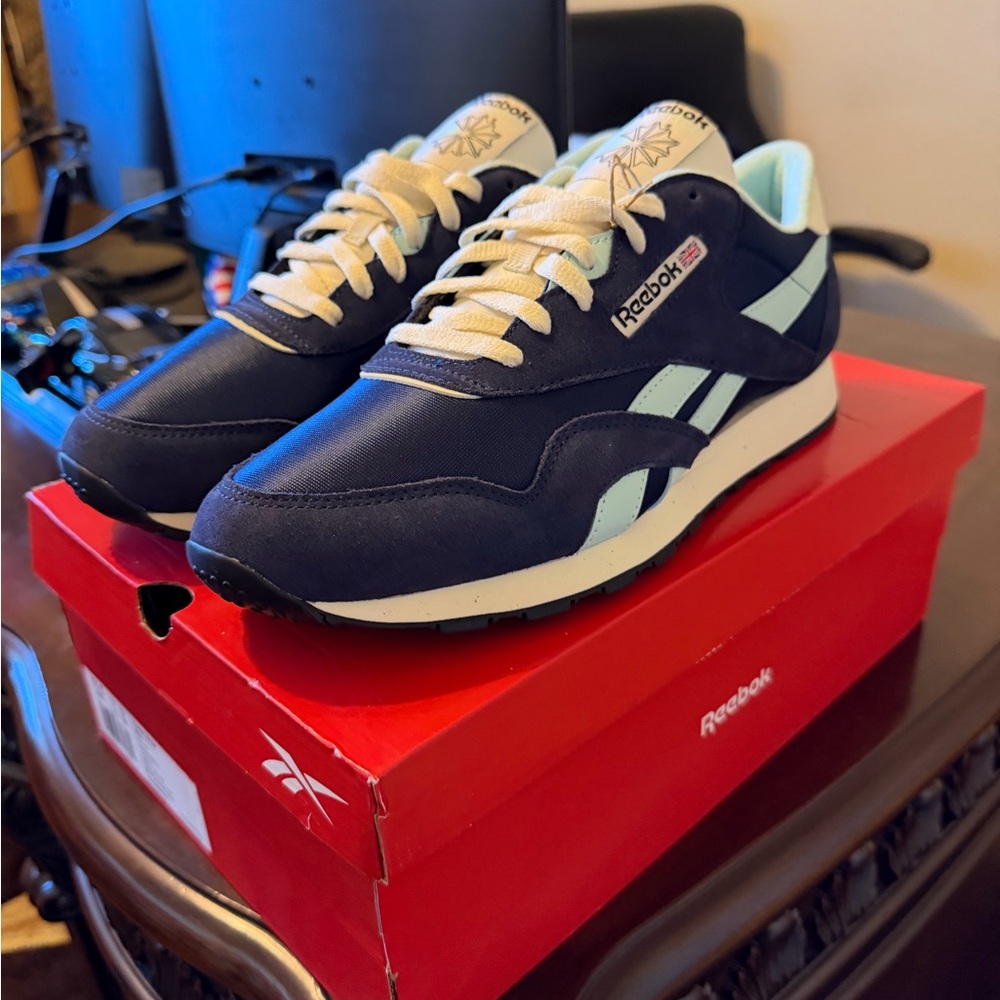 Reebok Classics Dark Blue and Sky Blue Sneakers SZ 12 MENS NEW DS - Picture 4 of 7